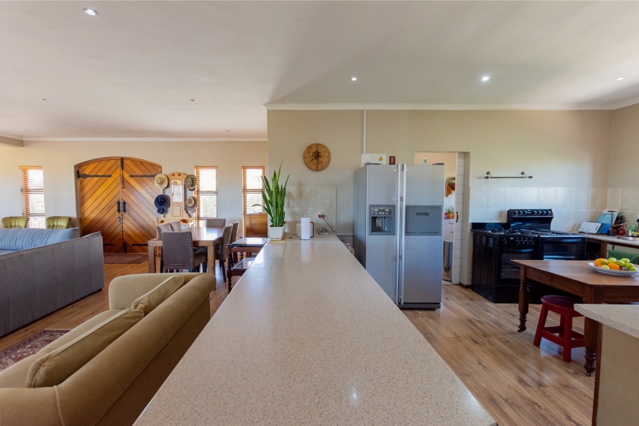 6 Bedroom Property for Sale in Middedorp Western Cape